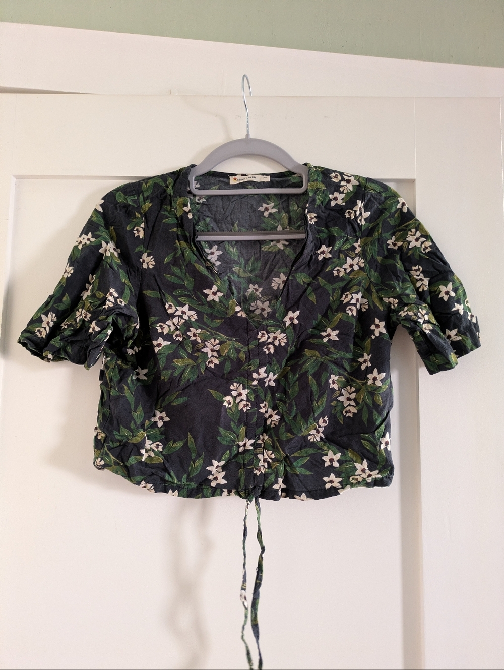 Marine Layer Cropped Floral Navy White Floral Top